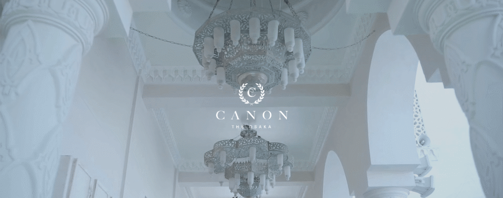 alt="TCDテーマCANONのデモサイト：清潔感と高級感のある美容クリニック向けファーストビュー"